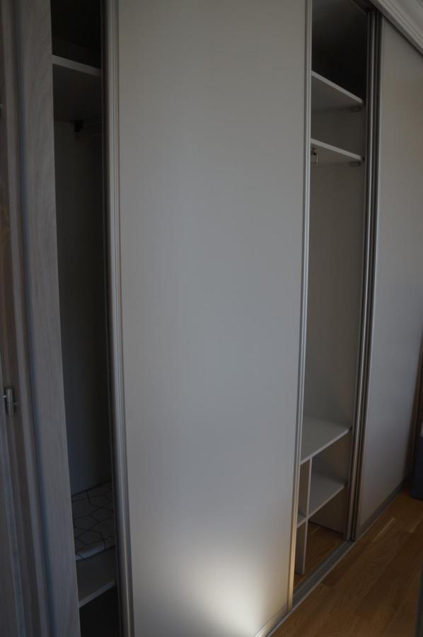 Riverside Apartment Self Check-In ไคลเพดา ภายนอก รูปภาพ